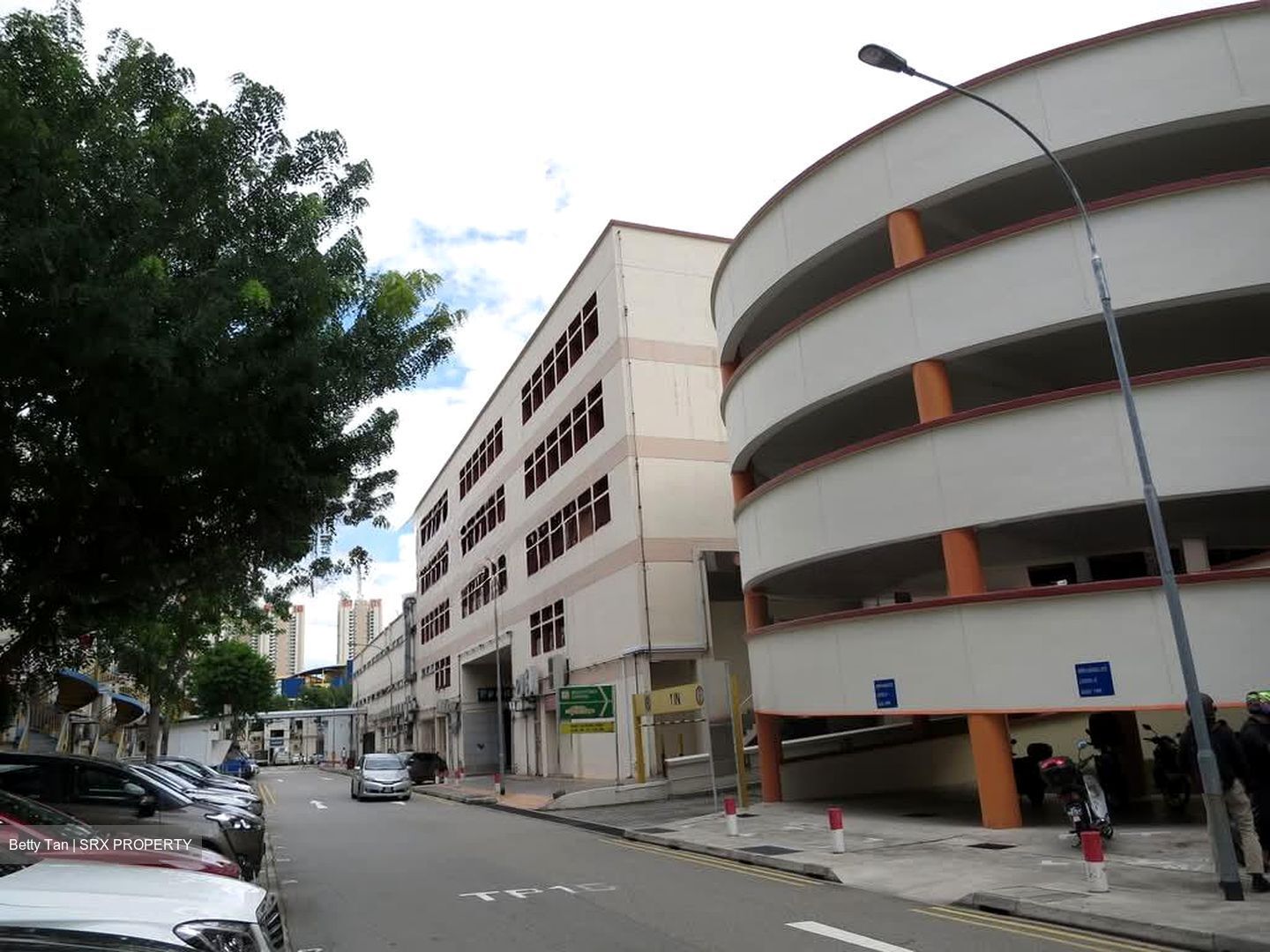 Toa Payoh Central (D12), Shop House #572982841